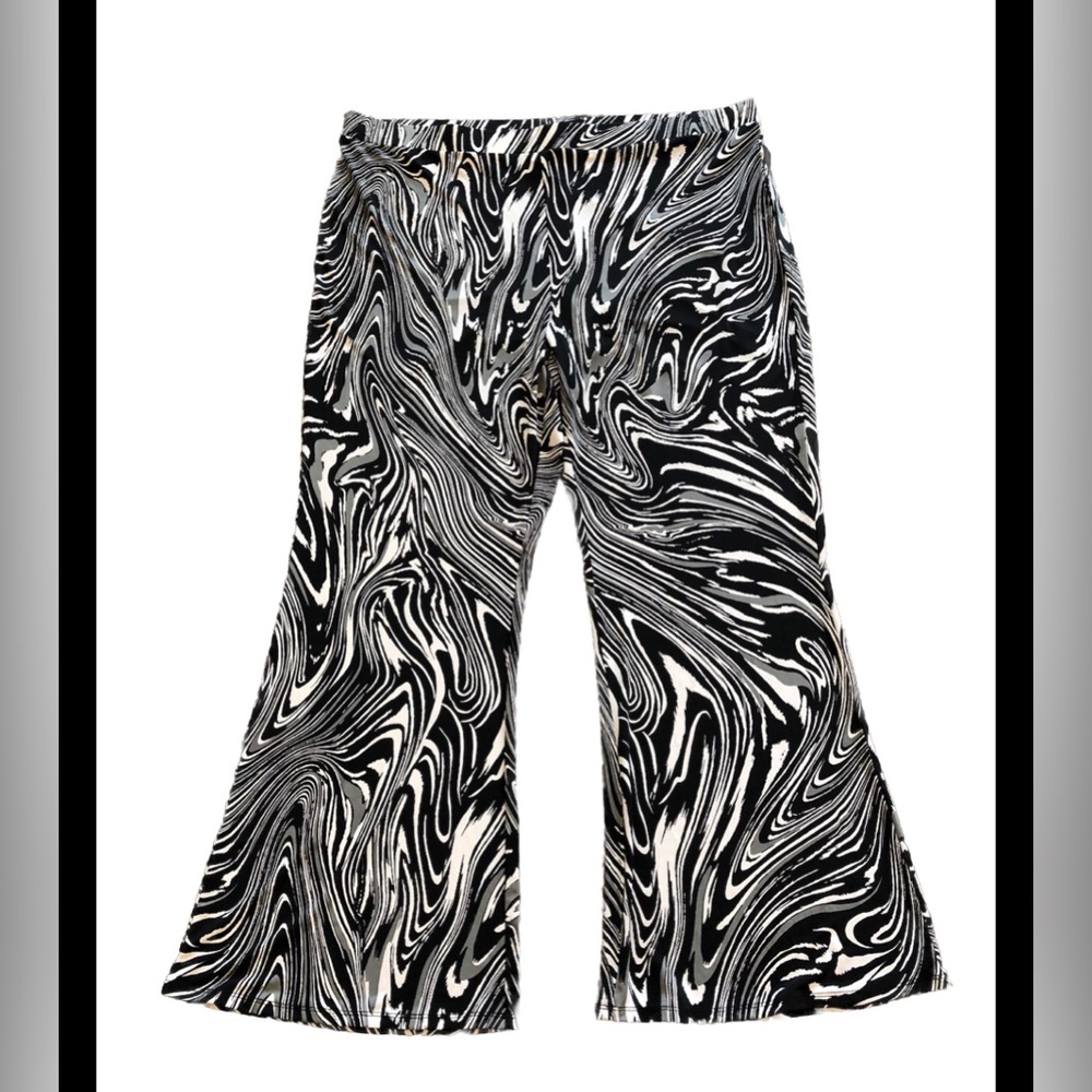 Bar III Plus Size Swirl-Print Flare-Leg Pants, Size 4X Black & White NWT - Picture 2 of 13